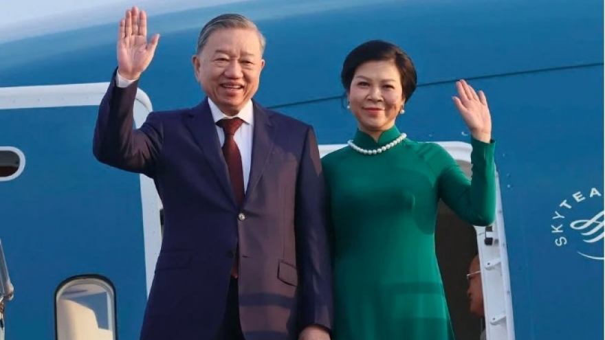 Party leader To Lam leaves Hanoi for state visit to Kazakhstan